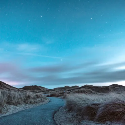 Stimmungsvolle Dünenlandschaft beim Sonnenuntergang