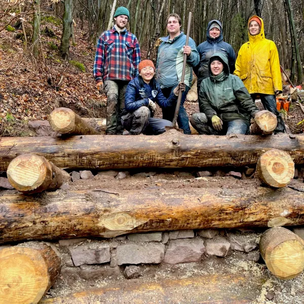 Team Holzkastenbau mit Endergebnis